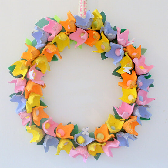 egg-carton-floral-wreath.jpg?sw=554&q=85