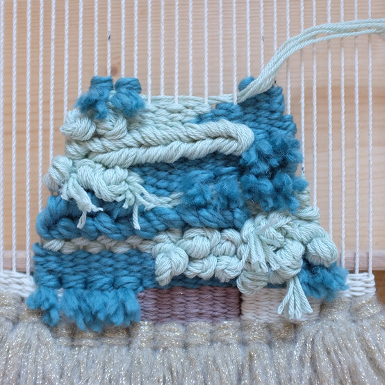 21_xmas_weave.jpg?sw=554&q=85