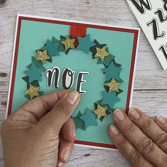 6-simple-christmas-card-ideas-to-make_noel-step-2c.jpg?sw=554&q=85