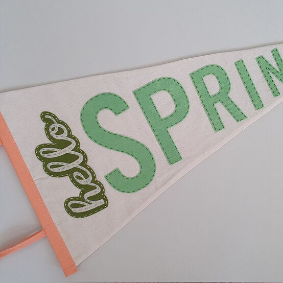 cricut-how-to-make-a-penant-flag-step9.2.jpg?sw=554&q=85