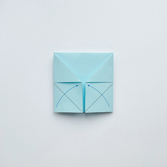 how-to-fold-an-origami-egg-cup-step-9.jpg?sw=554&q=85