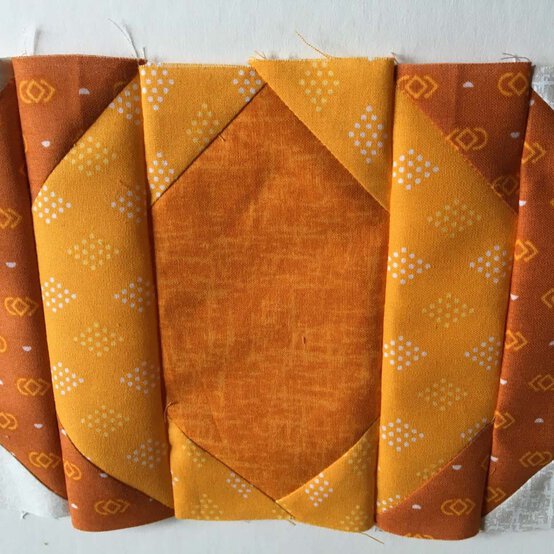 pumpkin-table-runner-step-6_2.jpg?sw=554&q=85