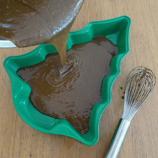 Idea_how-to-make-a-christmas-grazing-board_step2.jpg?sw=554&q=85