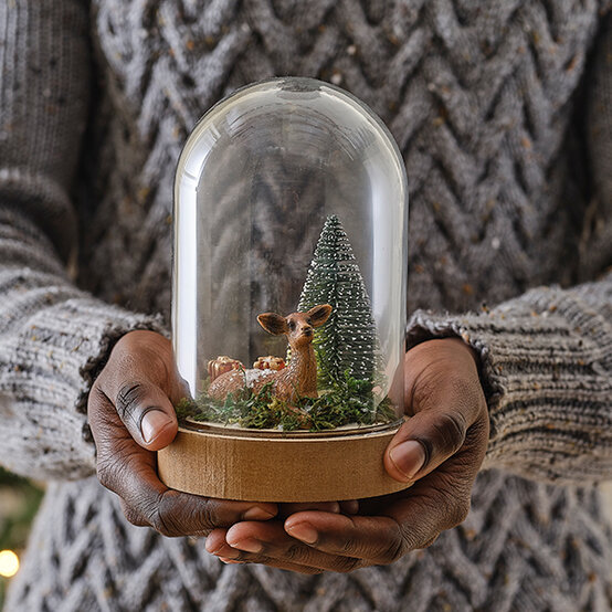 festive%2Ddecor%5Freindeer%2Dcloche.jpg?sw=554&q=85