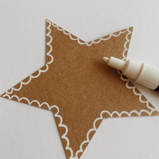 how_to_make_cardboard_decs_step_2.jpg?sw=554&q=85