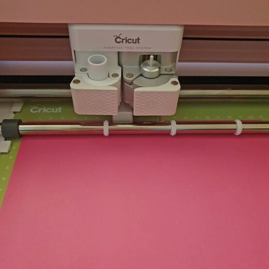 Birthday%20Bunting_Step10_2.jpg?sw=554&q=85