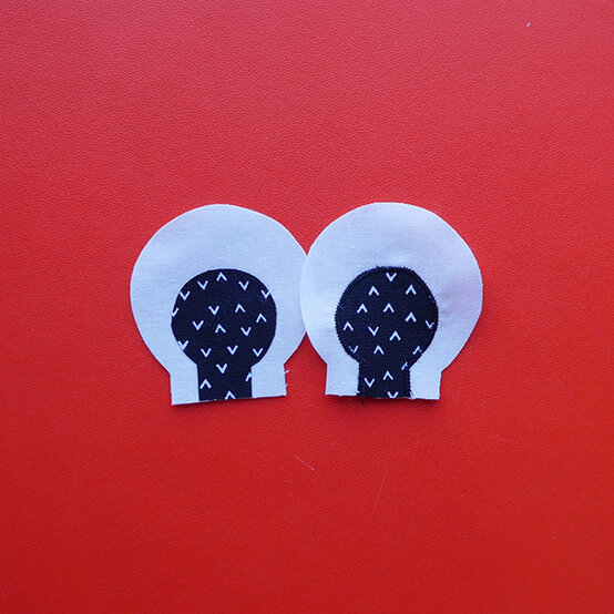 sew-a-simple-animal-cushion-step7.jpg?sw=554&q=85