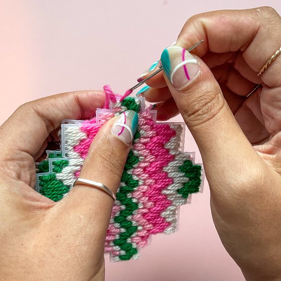 how-to-make-bargello-decorations_step3b.jpg?sw=554&q=85