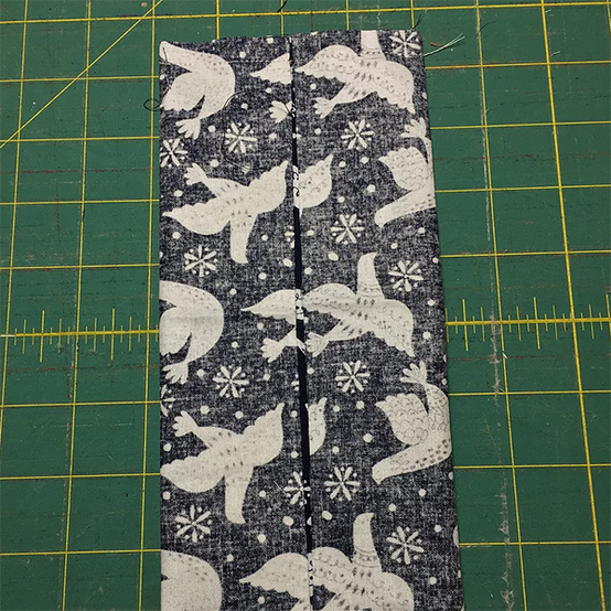 how-to-sew-a-christmas-wreath-20.png?sw=554&q=85