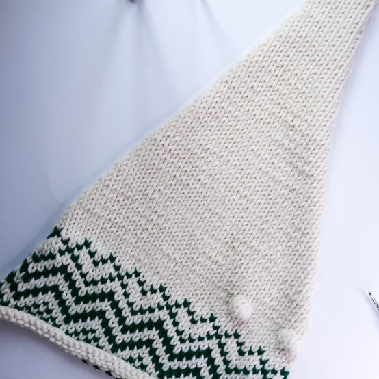 Idea_How-to-knit-a-Christmas-tree-cushion_image-3.jpg?sw=554&q=85