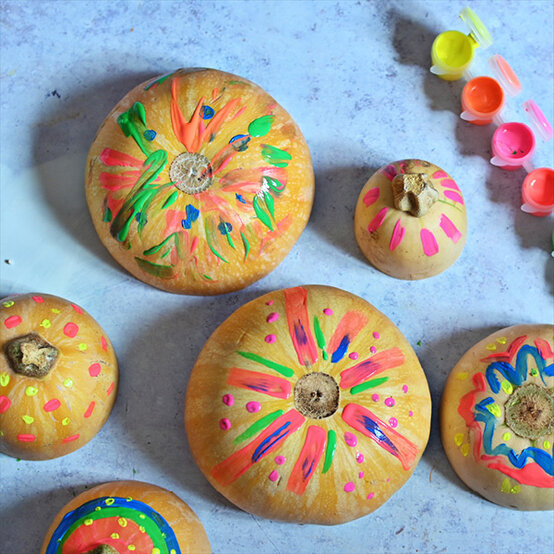 easy%2Dhalloween%2Dcraft%2Dideas%2Dfor%2Dkids%5Fstep%2D12.jpg?sw=554&q=85