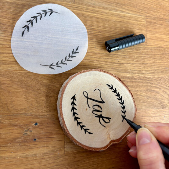 idea%5Fmodern%2Dcalligraphy%2Dplace%2Dcards%5Fstep%2D4.jpg?sw=554&q=85