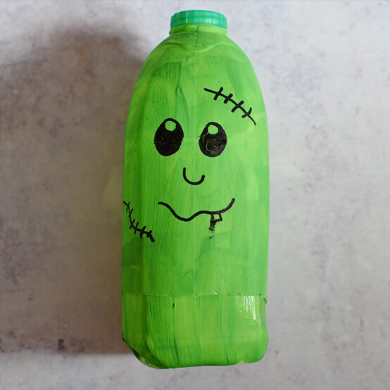 milk-bottle-lanterns-step-5_4.jpg?sw=554&q=85