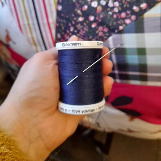 how_to_make_a_flower_floor_cushion_9a.jpg?sw=554&q=85