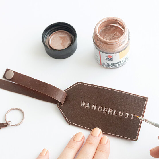 fimo-leather-effect_travel-time_luggage-tag_step-13.jpg?sw=554&q=85