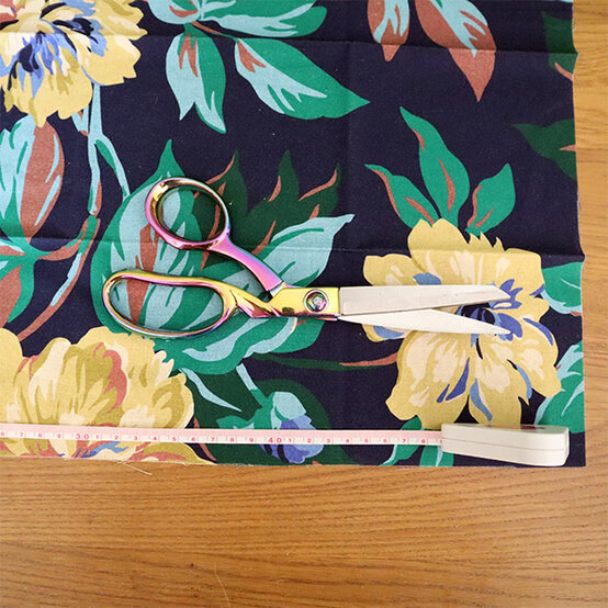 how-to-make-a-seat-cushion_step-1.jpg?sw=554&q=85