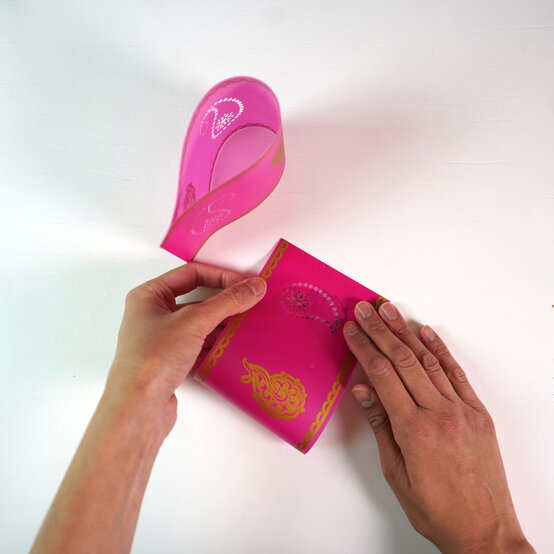 cricut_lanterns-for-diwali_step6_3.jpg?sw=554&q=85