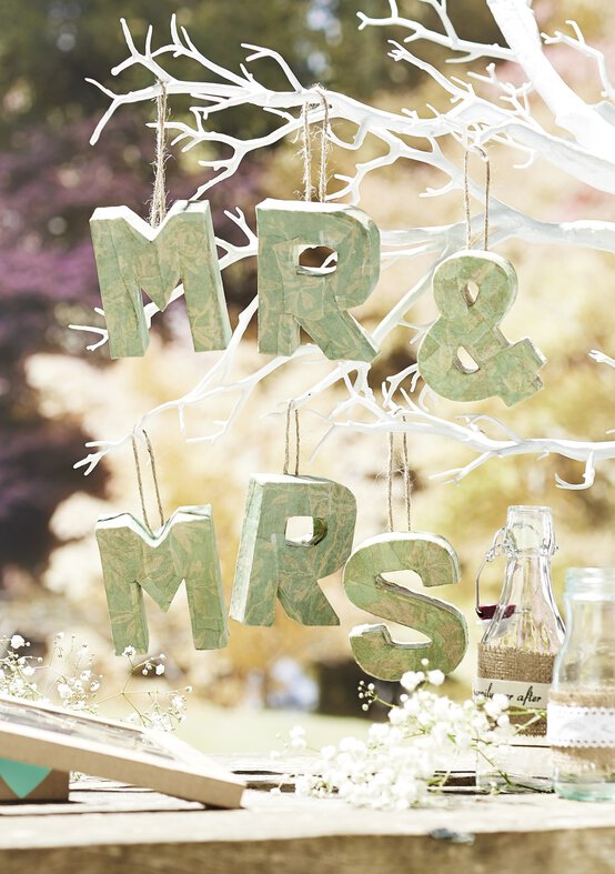 29_press_mache_letters_2163827v2crop2.jpg?sw=554&q=85