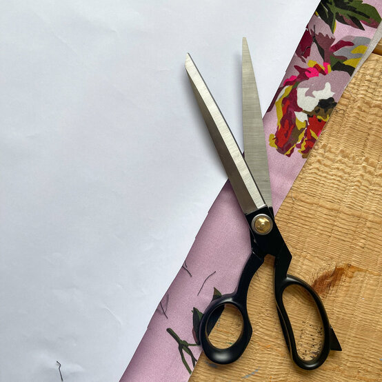 joules-footstool---step-7.jpg?sw=554&q=85