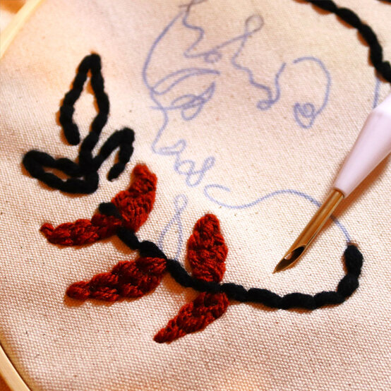 how-to-make-a-punch-needle-tote-bag%20_Step%203.jpg?sw=554&q=85