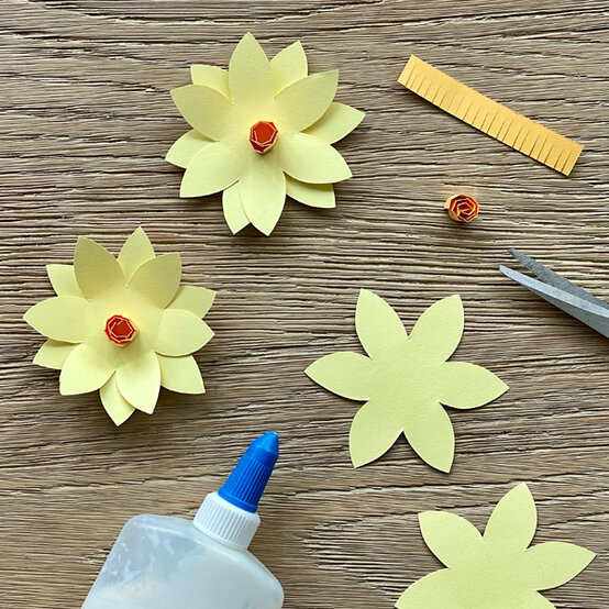 idea%5Feaster%2Dblooms%2Dbonnet%5Fstep1.jpg?sw=554&q=85