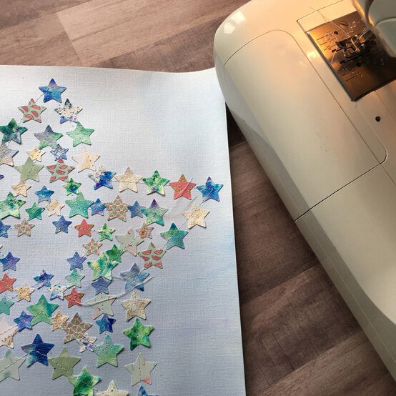 pixie-powder-scrapbook-lo-stitched-star-step-2-edit.jpg?sw=554&q=85