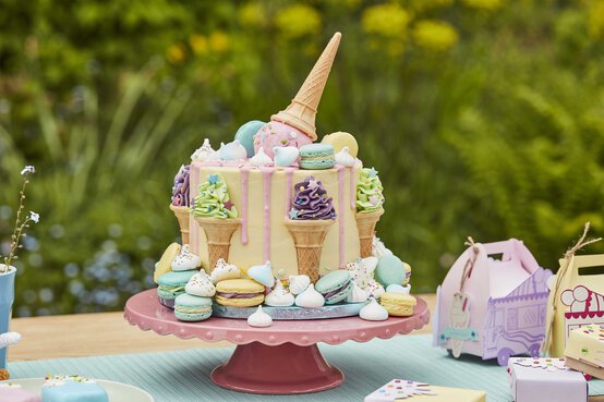 funfetti-ice-cream-cake_hero_2.jpg?sw=554&q=85