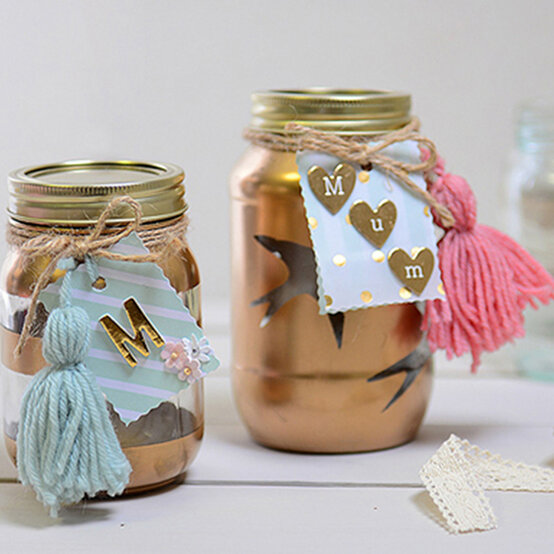 idea_mothers-day-gifts_personalised.jpg?sw=554&q=85