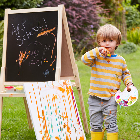 idea_fun-outdoor-activities-for-kids_easel.jpg?sw=554&q=85