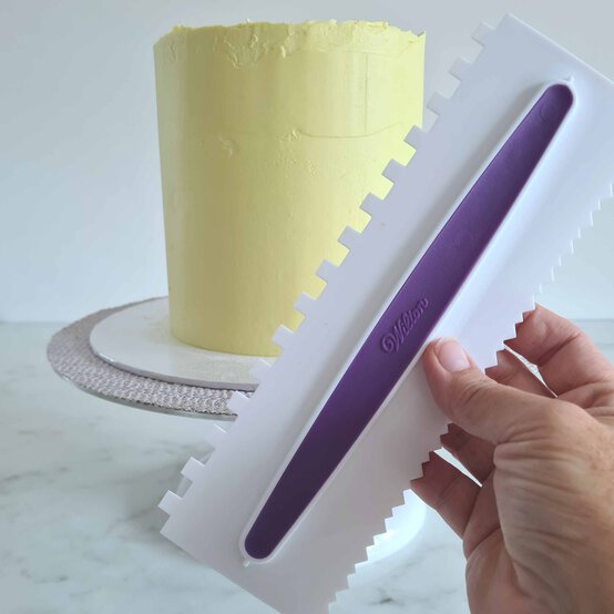 Idea_how-to-make-a-layered-easter-cake_step2c.jpg?sw=554&q=85