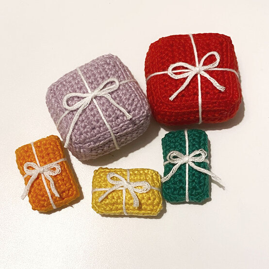 Tiny%5FFriends%5FChristmas%2Dpresents.JPG?sw=554&q=85