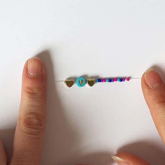 ideas%5Fjewellery%2Dprojects%2Dto%2Dmake%2Dwith%2Dbeads%5Finitial%2Dring%2D2.jpg?sw=554&q=85