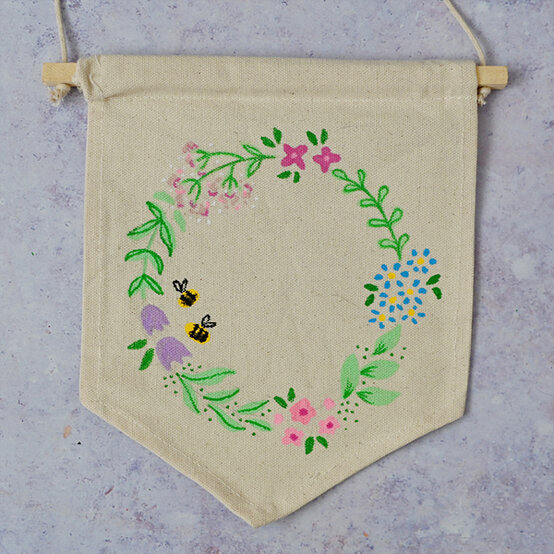 how-to-use-paint-markers_fabric_step3.jpg?sw=554&q=85