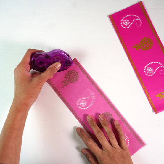 cricut_lanterns-for-diwali_step6.jpg?sw=554&q=85