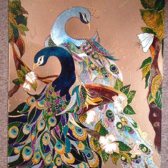 artisan-anam-khan-peacock-on-glass.jpg?sw=554&q=85