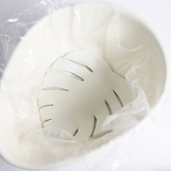 clay-leaf-trinket-dish-3.jpg?sw=554&q=85