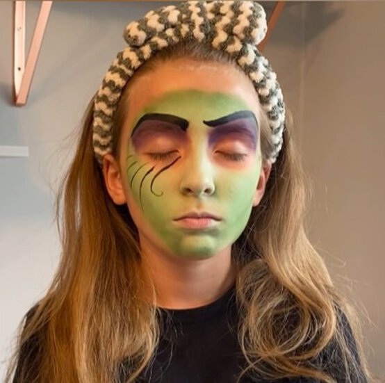 halloweenwitch_step5_2.jpg?sw=554&q=85