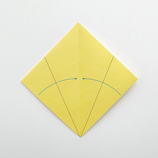 how-to-fold-an-origami-chick-step-2.jpg?sw=554&q=85
