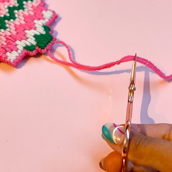 how-to-make-bargello-decorations_step4b.jpg?sw=554&q=85