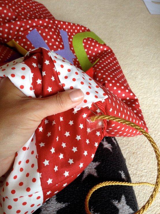 santa-sack20.jpg?sw=554&q=85