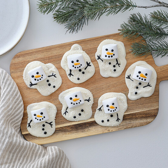 idea%5Fhow%2Dto%2Dmake%2Dmelted%2Dsnowman%2Dtreats%5Fstep6.jpg?sw=554&q=85