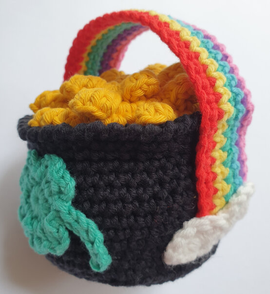 how_to_crochet_a-_st_patricks_day_leprechaun_gold_6.jpg?sw=554&q=85