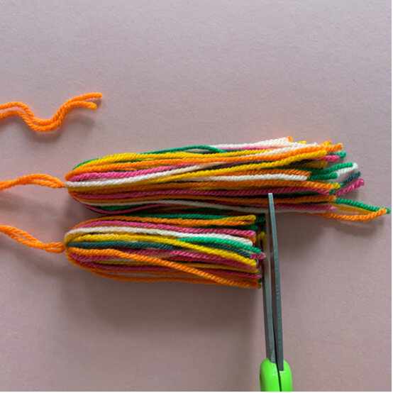 Ideas_How-to-make-a-tiered-tassel-garland_step_6_A.jpeg?sw=554&q=85