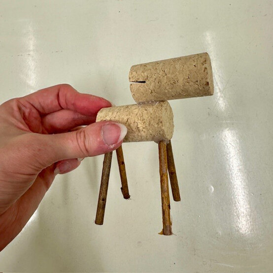 idea%5Fchristmas%2Dcrafts%2Dfor%2Dkids%2Dreindeer%5Fstep%2D7.jpg?sw=554&q=85