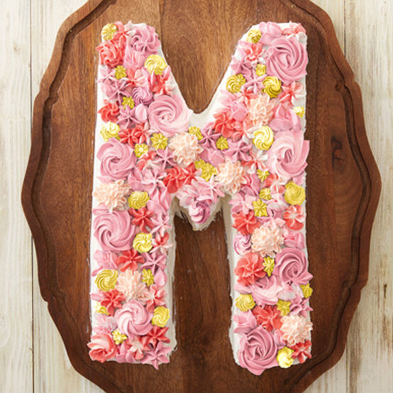 idea_mothers-day-gifts_cake.jpg?sw=554&q=85