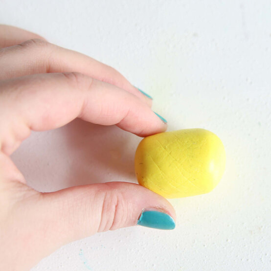 fimo-place-name-holder-step-1.jpg?sw=554&q=85