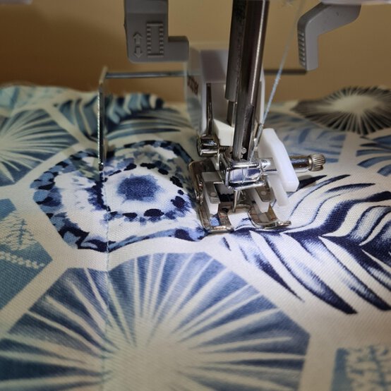 Idea_how-to-sew-a-quilted-bag_step5.jpg?sw=554&q=85