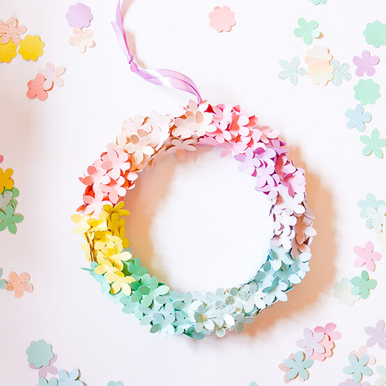 cricut-paper-flower-wreath.jpg?sw=554&q=85