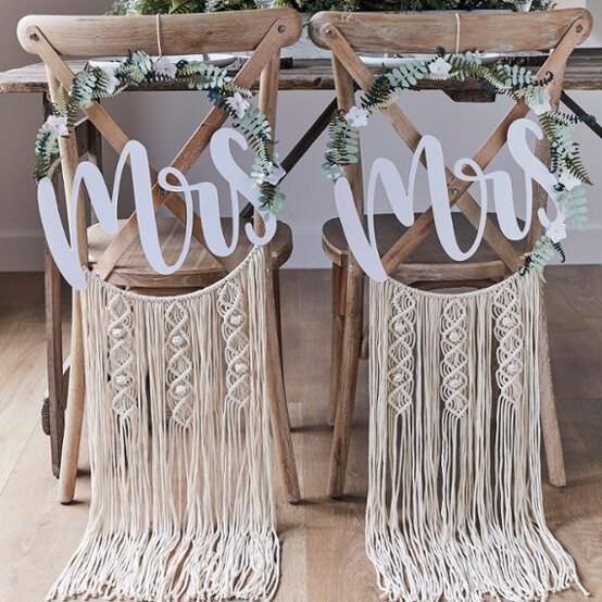 Cricut_How_to_Make_Botanical_Macrame_Wedding_Chair_Decorations_HERO.jpg?sw=554&q=85