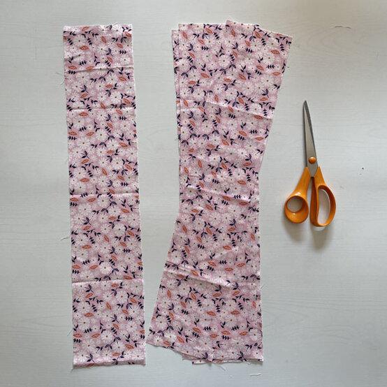 ideas_how-to-sew-a-ruffle-cushion_step-2a.jpg?sw=554&q=85